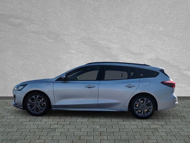 Gebraucht Ford Focus ST-Line 125 PS (91 kW) 2023 Moondust silver metallic Kombi