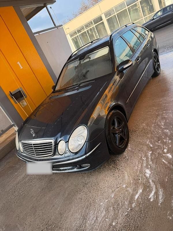Gebraucht Mercedes E320 224 PS (164 kW) 2005 Schwarz Kombi