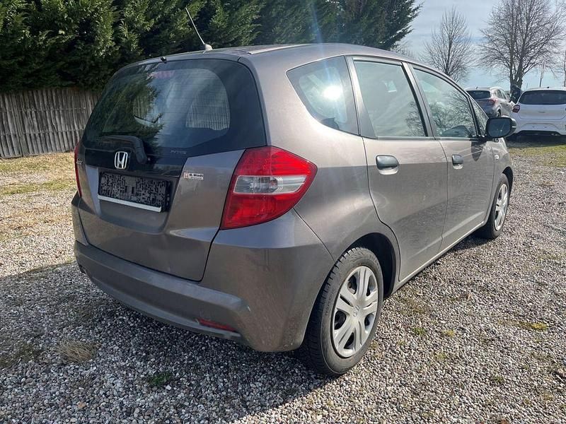 Gebraucht Honda Jazz S 90 PS (66 kW) 2011 Silber Kleinwagen
