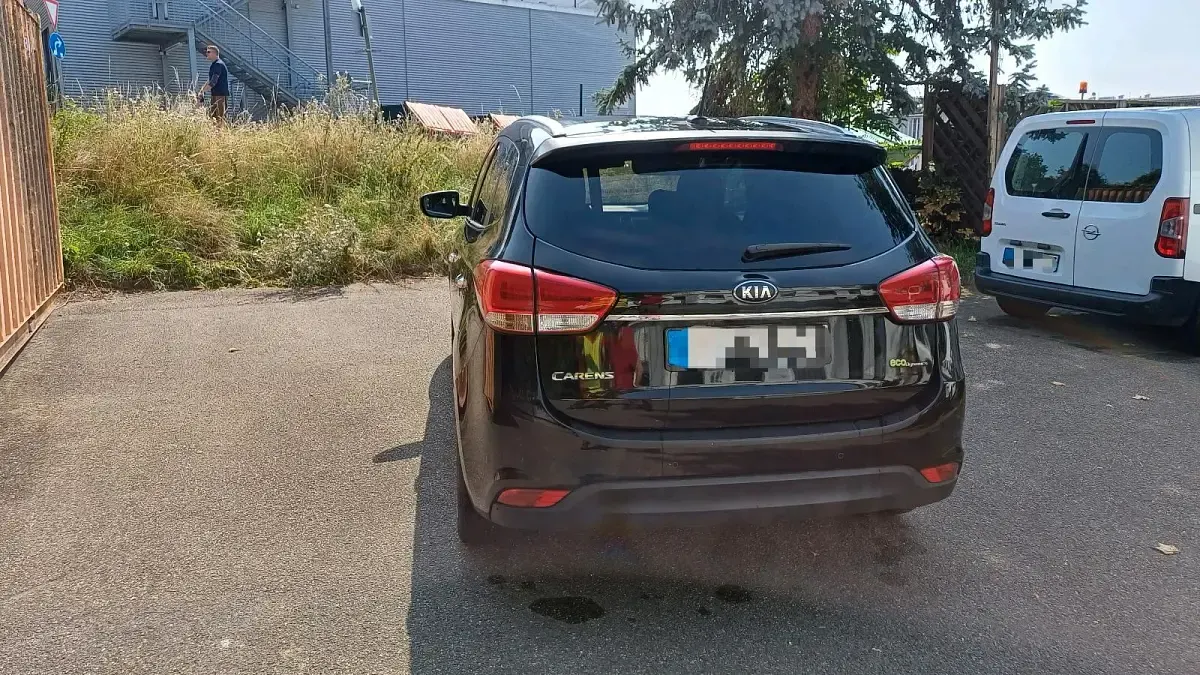 Gebraucht Kia Carens 136 PS (100 kW) 2013 Schwarz Van / Kleinbus