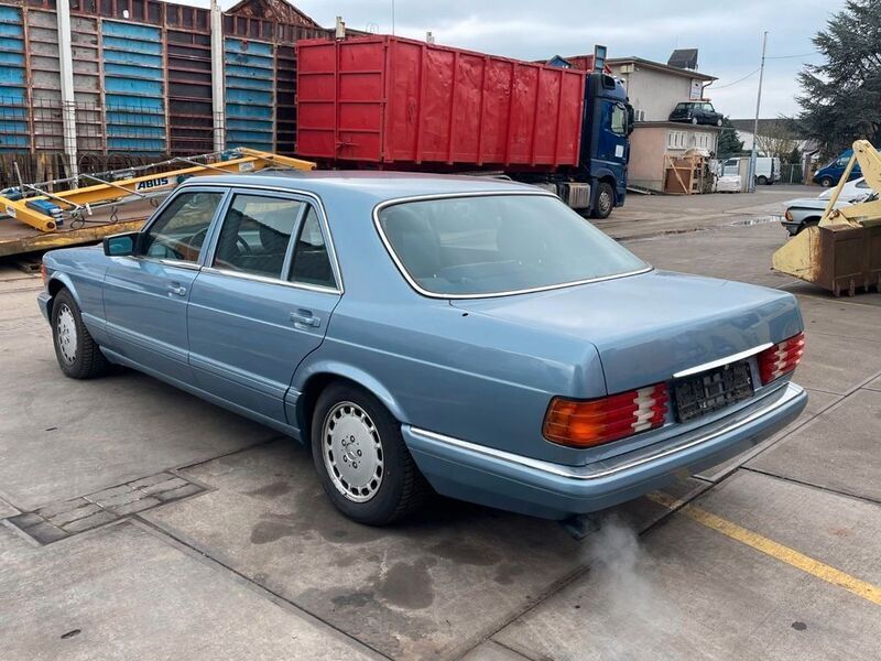 Gebraucht Mercedes 560 299 PS (219 kW) 1986 Blau Limousine
