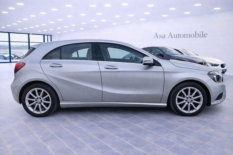 Second-hand Mercedes A180 122 CP (89 kW) 2013 Argintiu Berlinǎ