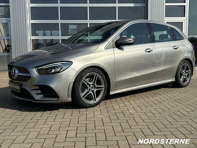 Gebraucht Mercedes B180 AMG line 136 PS (100 kW) 2019 Mojavesilber Kleinwagen