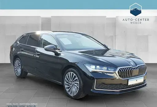 Neu Skoda Superb LAURIN & KLEMENT 150 PS (110 kW) 2026 Schwarz Kombi