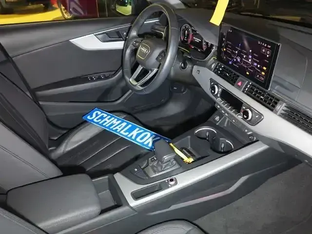 Second-hand Audi A4 Advanced 204 CP (150 kW) 2022 Negru Break