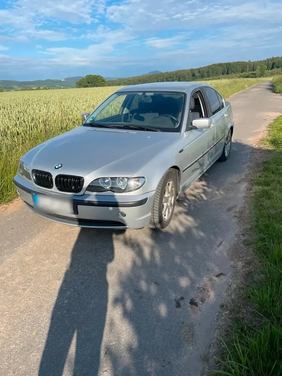 Gebraucht BMW 320 170 PS (125 kW) 2004 Silber Limousine