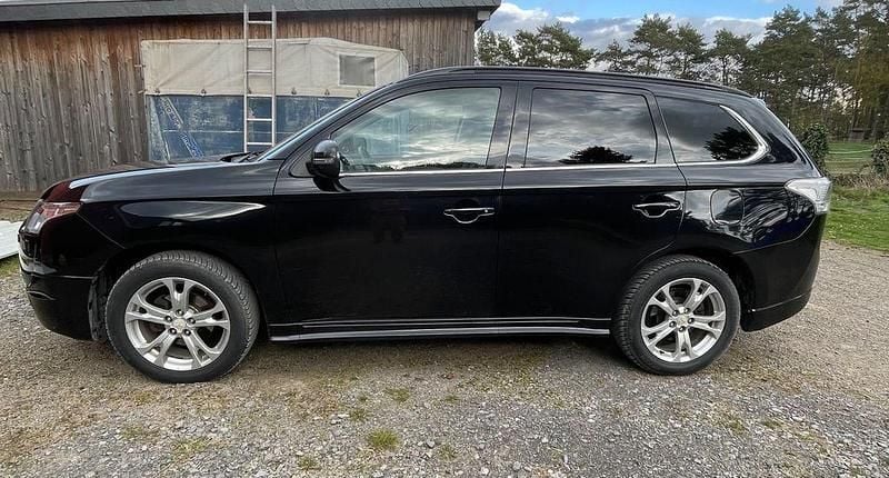 Gebraucht Mitsubishi Outlander Instyle 150 PS (110 kW) 2012 Schwarz SUV
