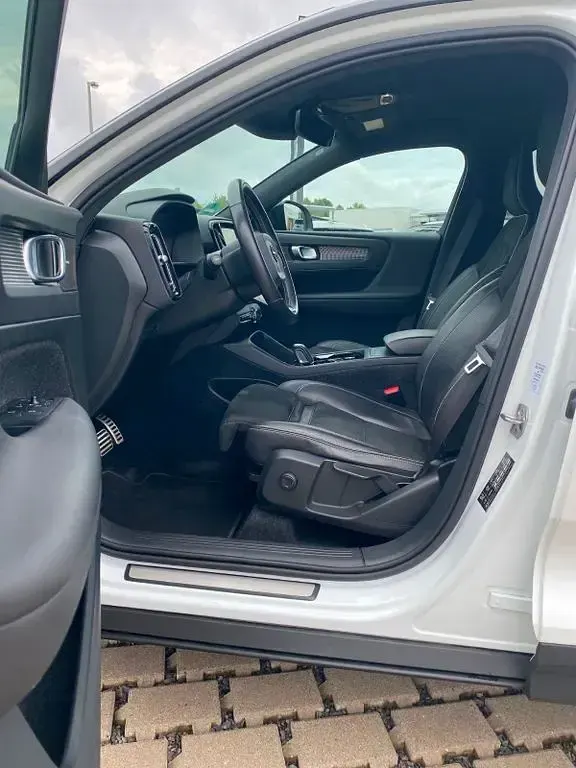 Gebraucht Volvo XC40 R-Design 190 PS (139 kW) 2019 Weiß SUV