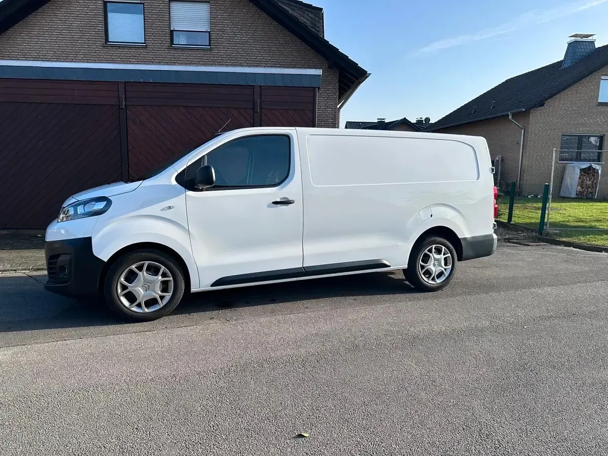 Gebraucht Citroën Jumpy 120 PS (88 kW) 2021 Weiß Van / Kleinbus