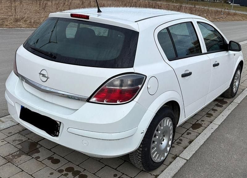 Gebraucht Opel Astra 90 PS (66 kW) 2009 Weiß Limousine