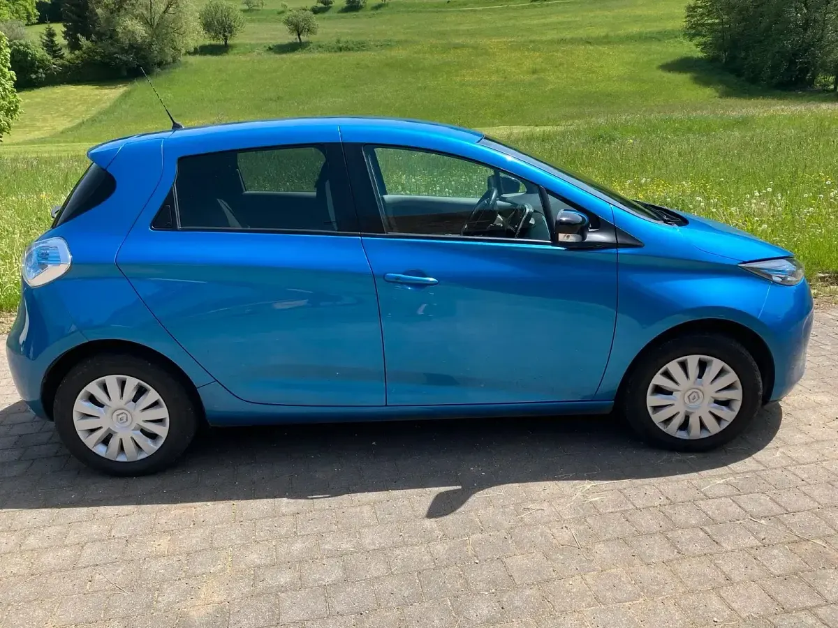 Gebraucht Renault Zoe Intens 64 kW (88 PS) 2016 Blau Kleinwagen