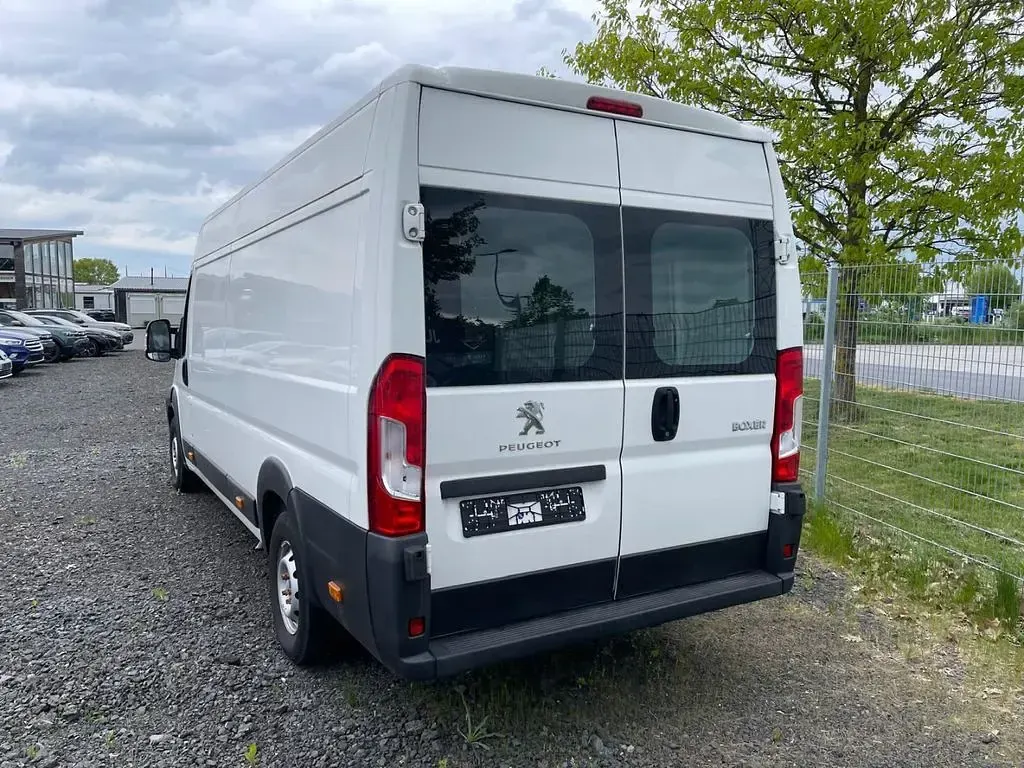 Gebraucht Peugeot Boxer Selection Sky 165 PS (121 kW) 2021 Weiß Van