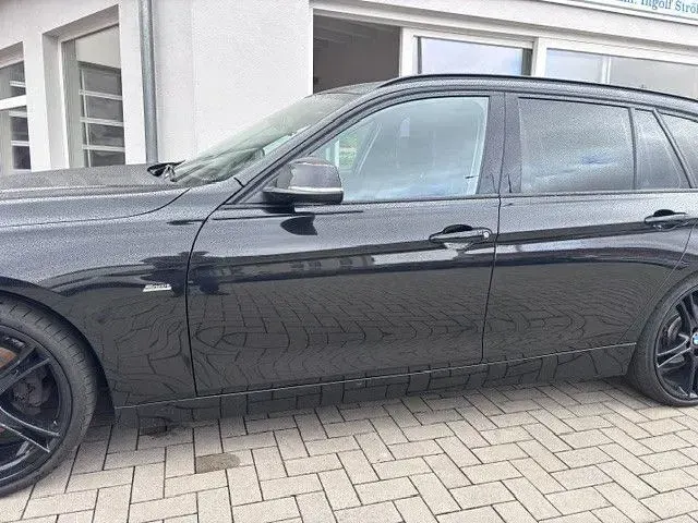 Gebraucht BMW 320 Sport Line 190 PS (139 kW) 2015 Schwarz Kombi