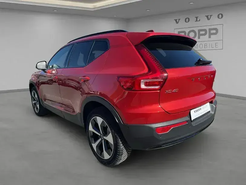 Gebraucht Volvo XC40 Plus 163 PS (119 kW) 2025 Fusion red SUV