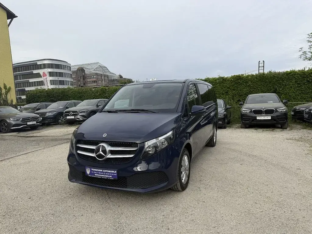 Gebraucht Mercedes V220 163 PS (119 kW) 2021 Stahlblau Van / Kleinbus