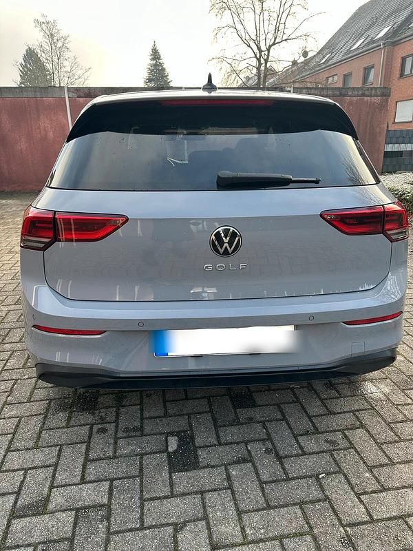 Gebraucht VW Golf 131 PS (96 kW) 2021 Grau Limousine