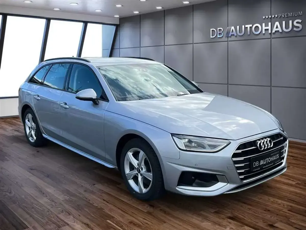 Używany Audi A4 Advanced Plus 163 KM (119 kW) 2024 Srebrny Kombi