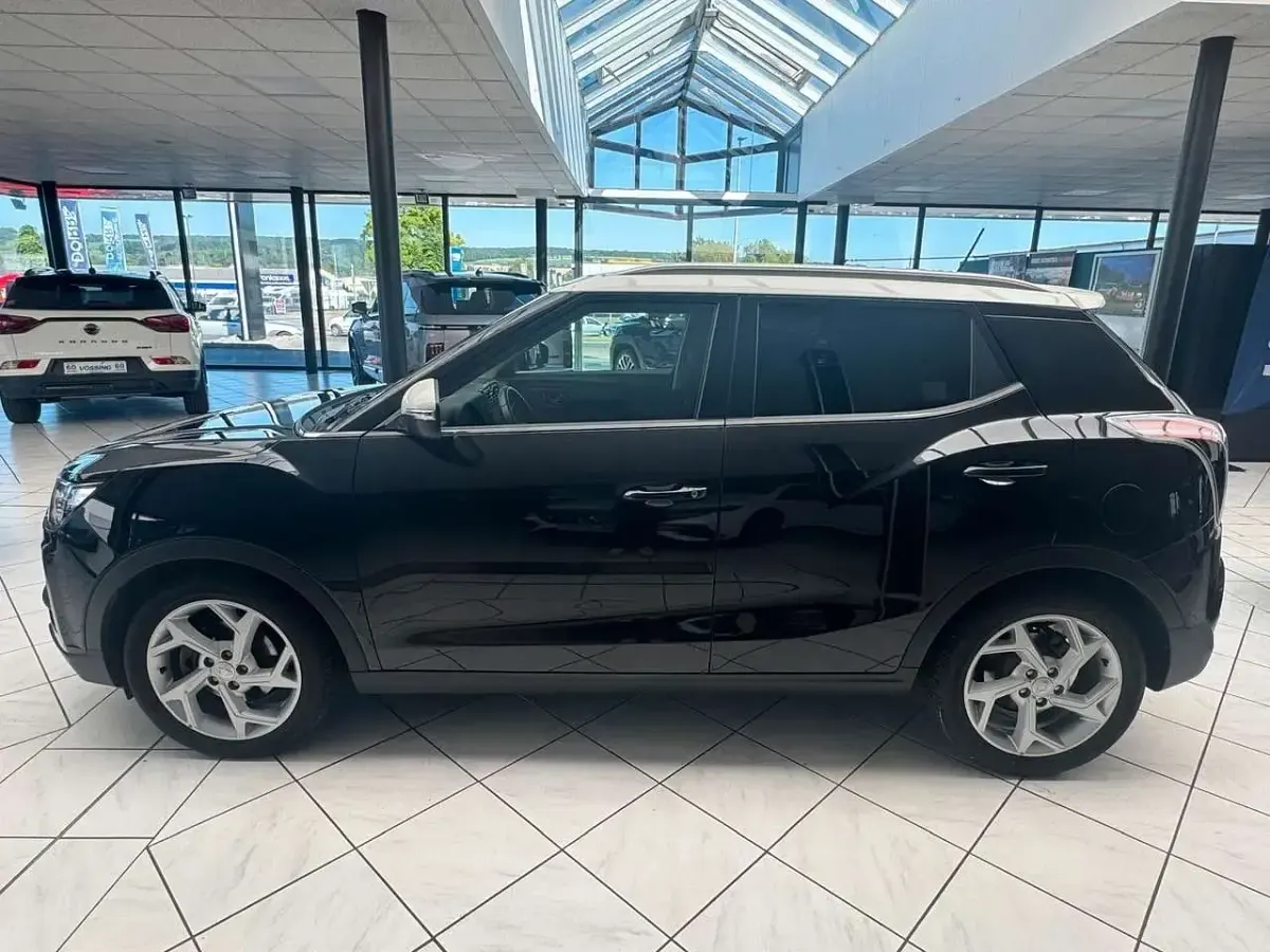 Gebraucht SsangYong Tivoli 163 PS (119 kW) 2021 Schwarz SUV