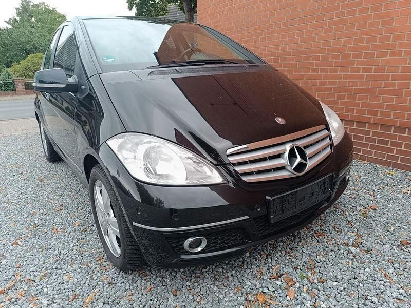 Schwarz Gebraucht 2009 Mercedes A170 Van / Kleinbus | 4.900 € (Fairer Preis) - Bild 1/4