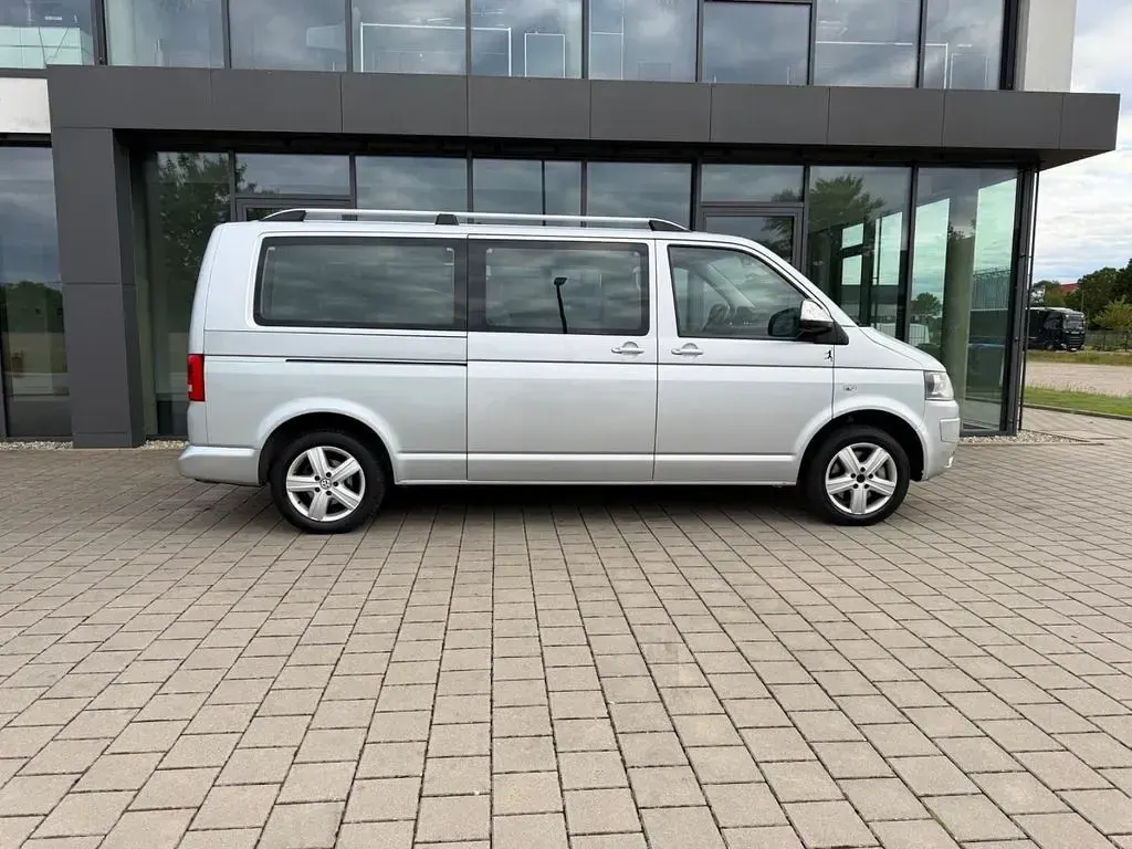 Używany VW Caravelle 179 KM (131 kW) 2010 Srebrny Van
