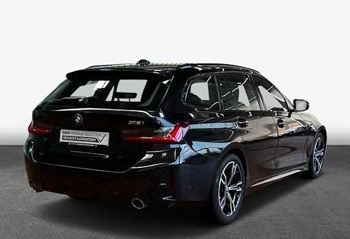 Gebraucht BMW 318 Performance 156 PS (114 kW) 2023 Saphirschwarz metallic Kombi