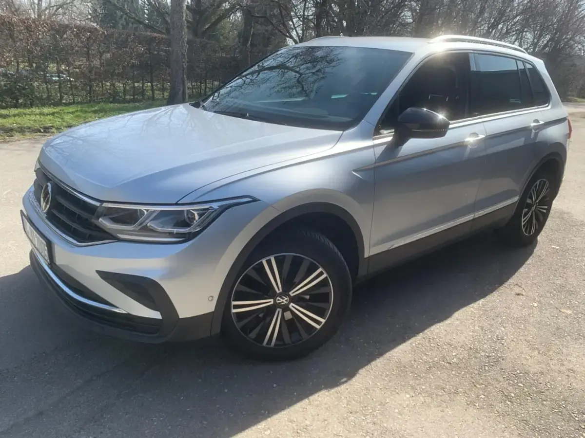 Gebraucht VW Tiguan 150 PS (110 kW) 2021 Silber SUV