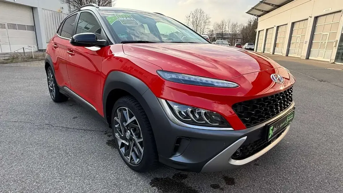 Gebraucht Hyundai Kona Prime 141 PS (103 kW) 2021 Ignite flame / phantom black SUV