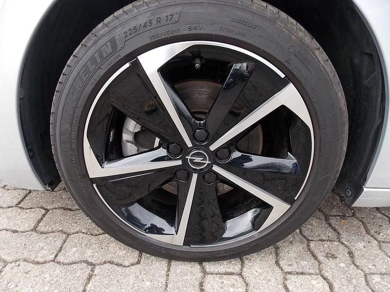 Gebraucht Opel Astra 131 PS (96 kW) 2025 Silber Limousine