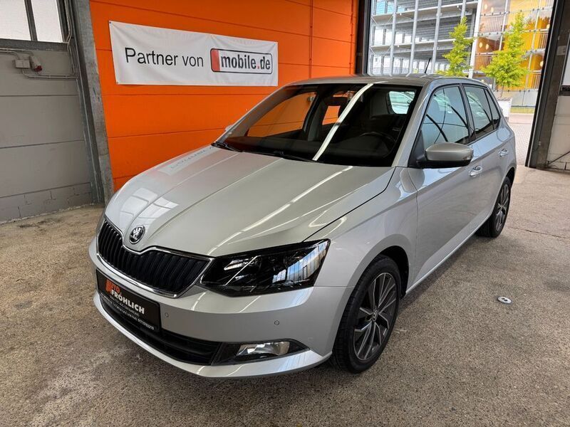 Silber Gebraucht 2015 Skoda Fabia Style Limousine | 8.999 € (Fairer Preis) - Bild 1/4