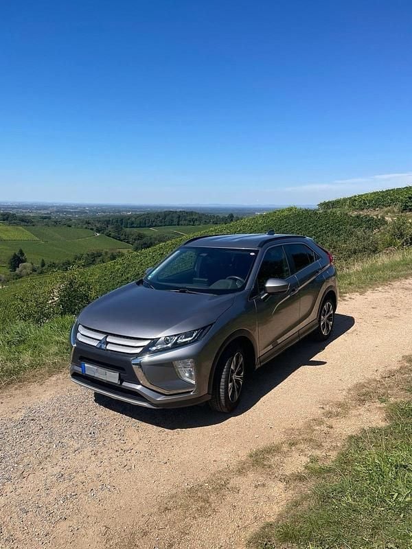 Andere farben Gebraucht 2019 Mitsubishi Eclipse Cross SUV | 14.500 € (Superpreis) - Bild 1/4