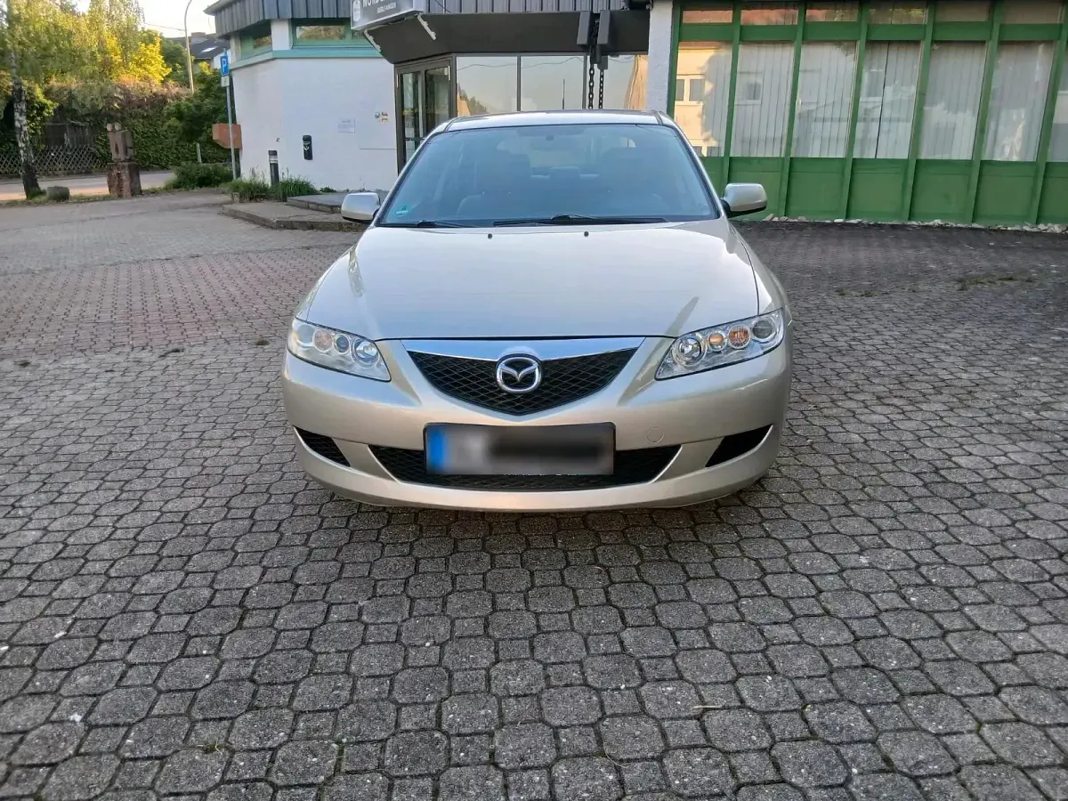 Używany Mazda 6 141 KM (103 kW) 2004 Złoty Sedan/Limuzyna