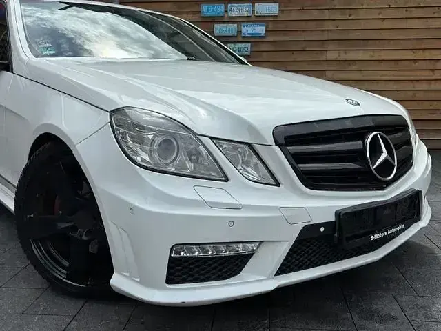 Usado Mercedes E220 170 CV (125 kW) 2013 Blanco Berlina