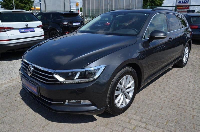 Grau Gebraucht 2019 VW Passat Comfortline Kombi | 18.490 € (Fairer Preis) - Bild 1/4