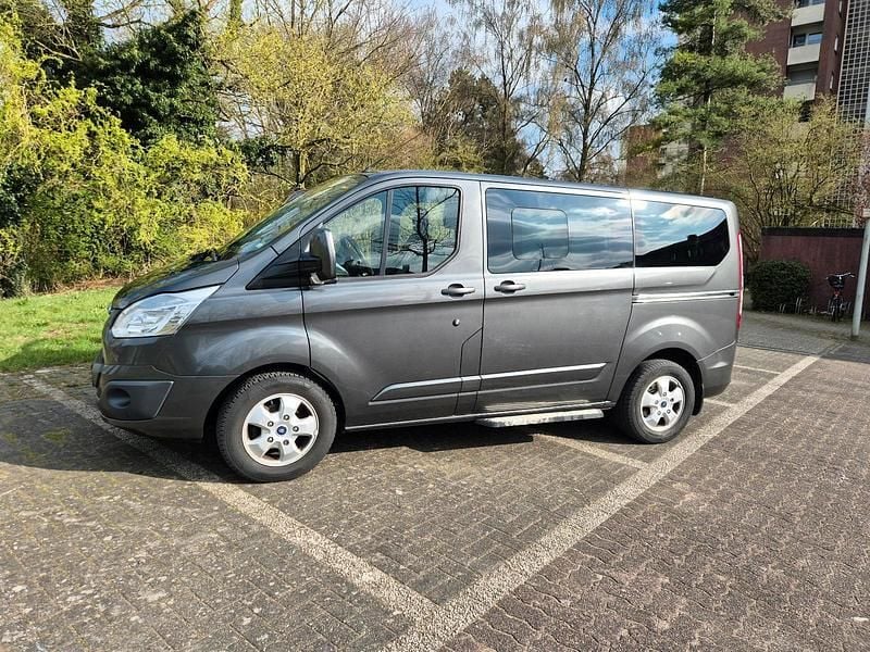 Gebraucht Ford Tourneo 170 PS (125 kW) 2016 Grau Van / Kleinbus