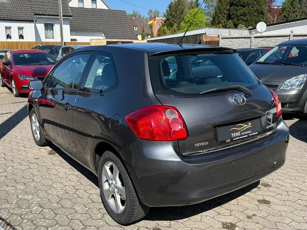 Gebraucht Toyota Auris 124 PS (91 kW) 2008 Grau Kleinwagen