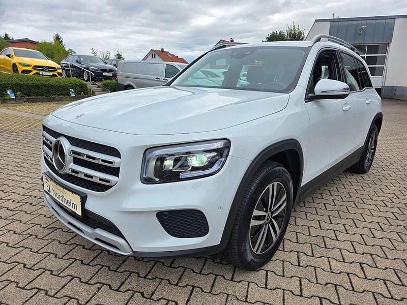 Weiß Gebraucht 2022 Mercedes GLB200 SUV | 29.990 € (Guter Preis) - Bild 1/4