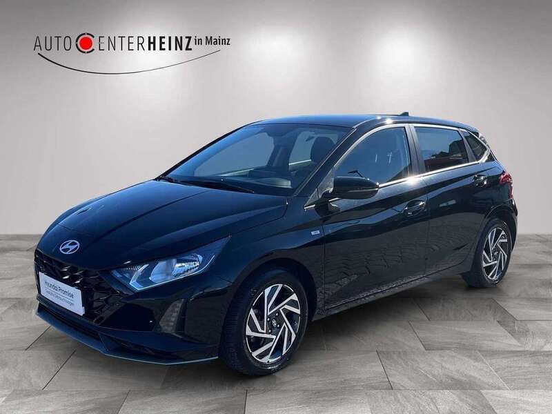 Phantom black / met Gebraucht 2024 Hyundai i20 Trend Limousine | 21.500 € (Etwas zu teuer) - Bild 1/3