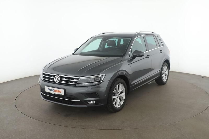 Grau Gebraucht 2018 VW Tiguan Highline SUV | 25.110 € (Guter Preis) - Bild 1/3
