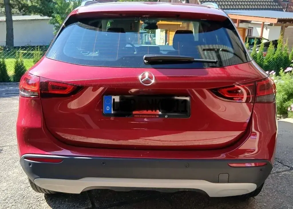 Gebraucht Mercedes GLA180 116 PS (85 kW) 2022 Rot SUV