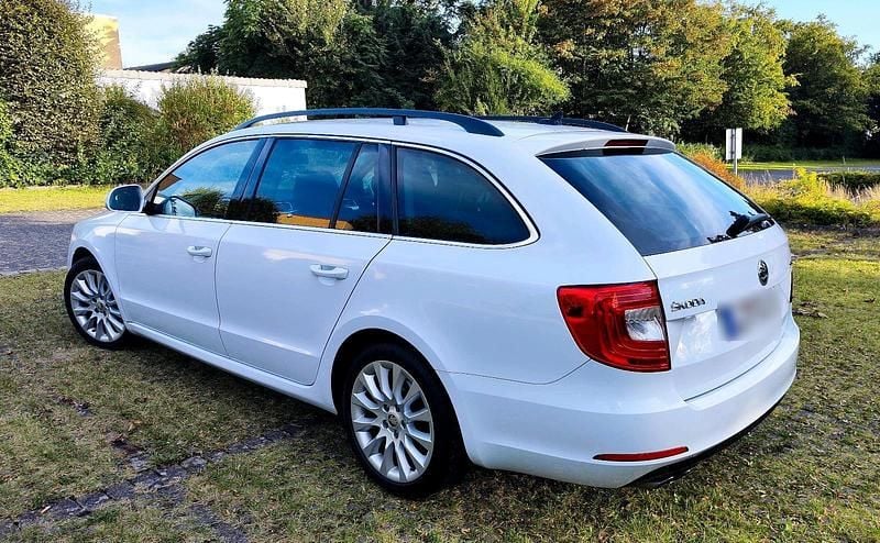 Usado Skoda Superb 140 HP (102 kW) 2014 Carrinha
