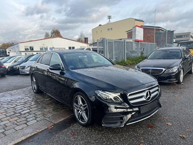 Schwarz Gebraucht 2020 Mercedes E220 AMG Limousine | 18.900 € (Superpreis) - Bild 1/4