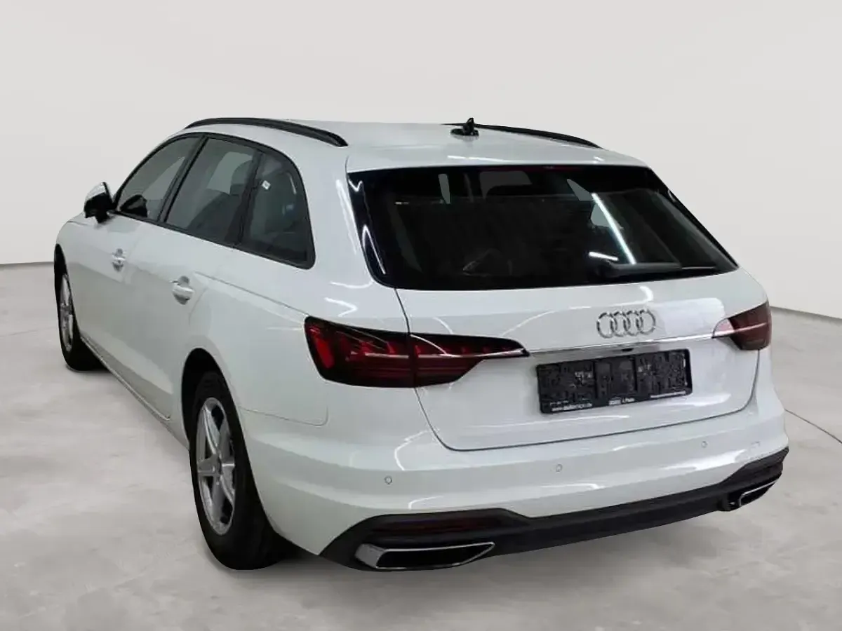 Gebraucht Audi A4 Business 163 PS (119 kW) 2022 Ibisweiß Kombi