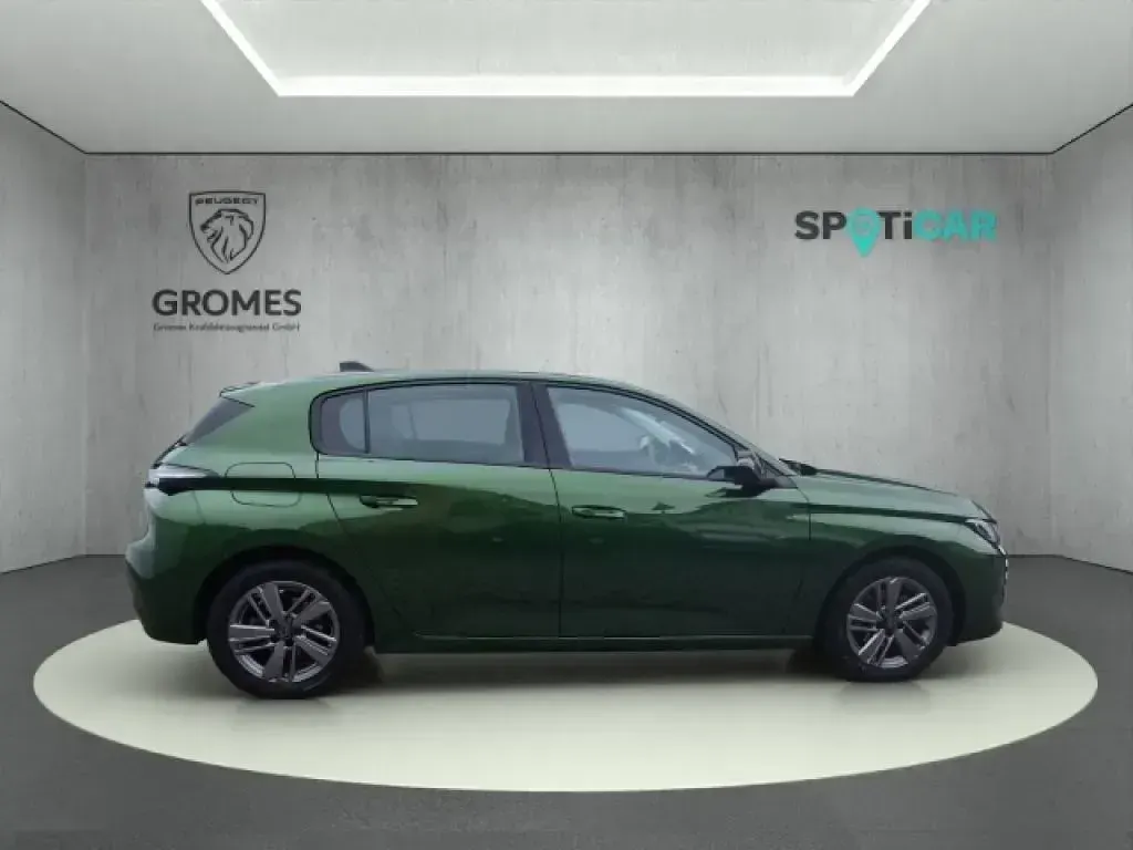 Gebraucht Peugeot 308 Active 131 PS (96 kW) 2023 Grün Limousine