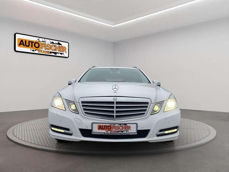 Gebraucht Mercedes E200 136 PS (100 kW) 2012 Weiß Kombi