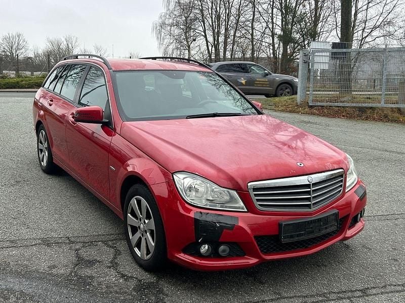 Rot Gebraucht 2012 Mercedes C180 Kombi | 2.499 € - Bild 1/4
