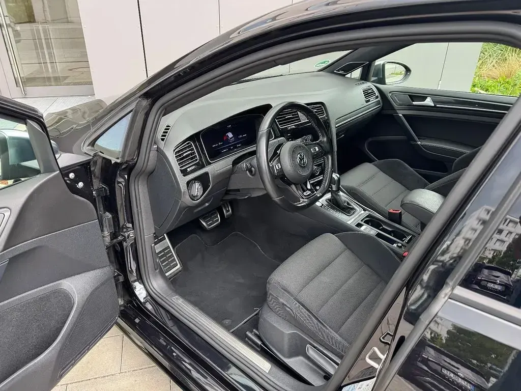 Gebraucht VW Golf VII R 300 PS (220 kW) 2019 Schwarz Kombi