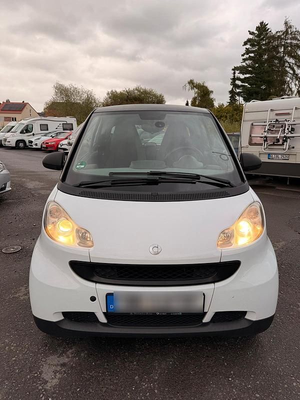 Weiß Gebraucht 2009 Smart ForTwo Coupé Kleinwagen | 3.399 € (Guter Preis) - Bild 1/4