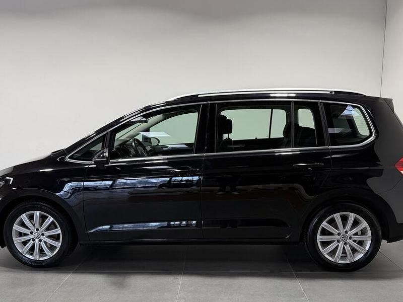Gebraucht VW Touran Highline 150 PS (110 kW) 2017 Schwarz Van / Kleinbus