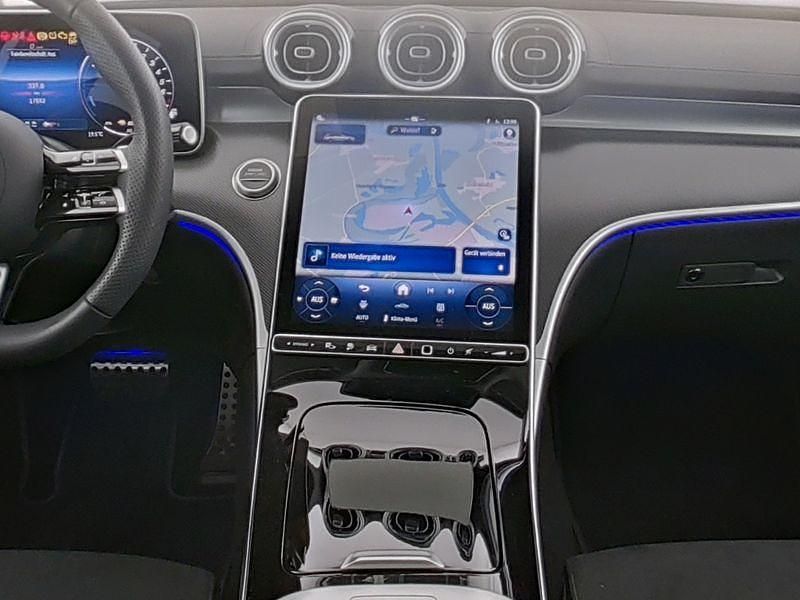 Gebraucht Mercedes C300e AMG 313 PS (230 kW) 2024 Weiss polarweiss Kombi