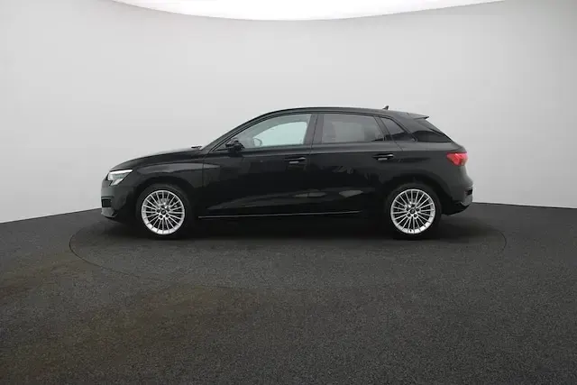 Gebraucht Audi A3 Advanced 150 PS (110 kW) 2024 Brillantschwarz Limousine